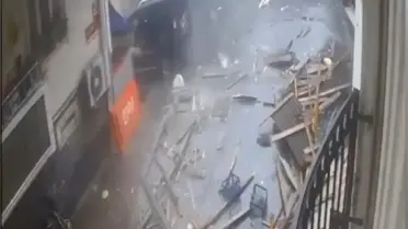 Uçan çatı parçaları