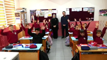 Akran zorbalığı farkındalık eğitimi sırasında öğrenciler