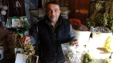 Karlı havalarda organik ürün arayan vatandaşlar