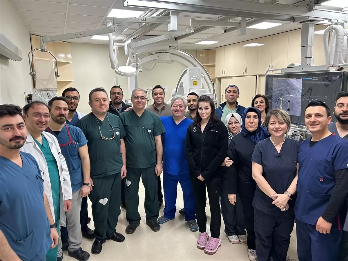 GAÜN Hastanesi'nde 78 Yaşlı Hastaya Mitral Kapak Tamiri Başarıyla Gerçekleştirildi