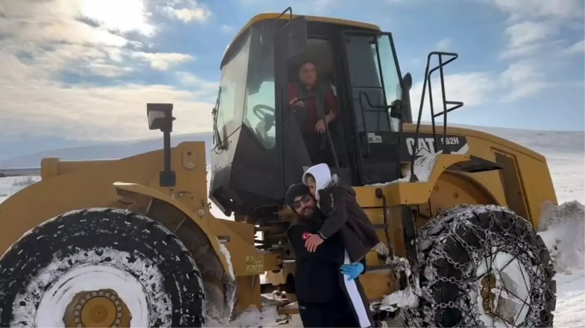 Erciş’te Kapalı Yolda Rahatsızlanan 12 Yaşındaki Cam Kemik Hastası Çocuk Hastaneye Nakledildi