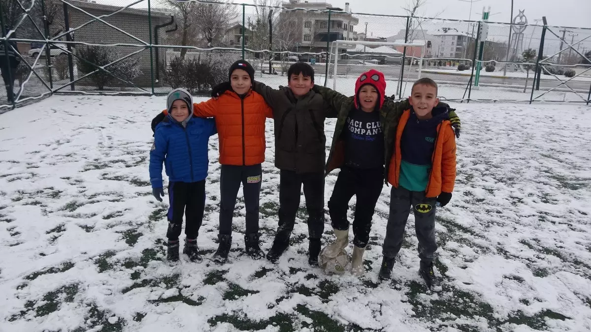 Aksaray’da Kar Yağışı Çiftçilere Nefes Aldırdı