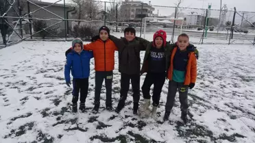 Kar yağışıyla ıslak topraklar