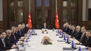 Ekonomi Koordinasyon Kurulu toplantısında konuşma yapan Yılmaz