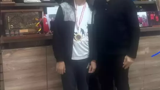 Çorum BİLSEM Öğrencisi Ahmet Said Satıcı, TÜBİTAK Bilim Olimpiyatları'nda Altın Madalya Kazandı