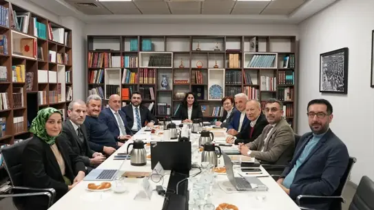 Toplantı sırasında sunum slaytı, tarihi miras projeleri