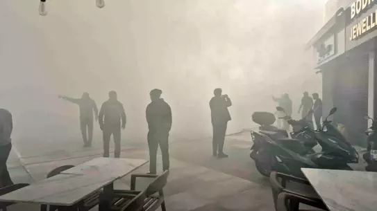 Yangın sonrası Bodrum sokakları ve itfaiye ekipleri