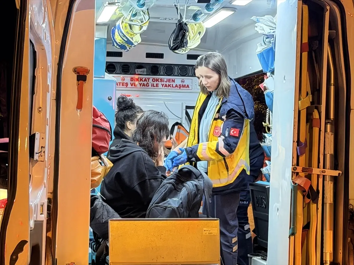 Alanya Personel Lojmanında Çıkan Yangın 3 Kişiyi Dumanla Hastalığa Soktu