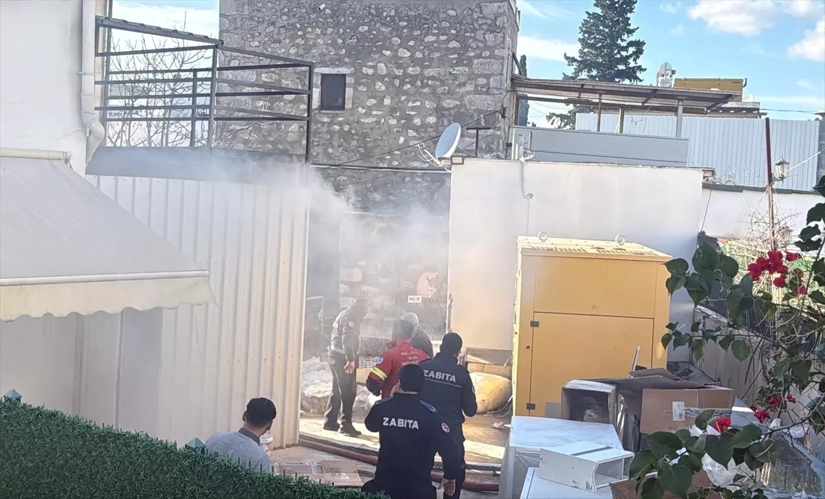 Bodrum’da Giyim Mağazası Geri Dönüşüm Deposunda Çıkan Yangın Kontrol Altına Alındı
