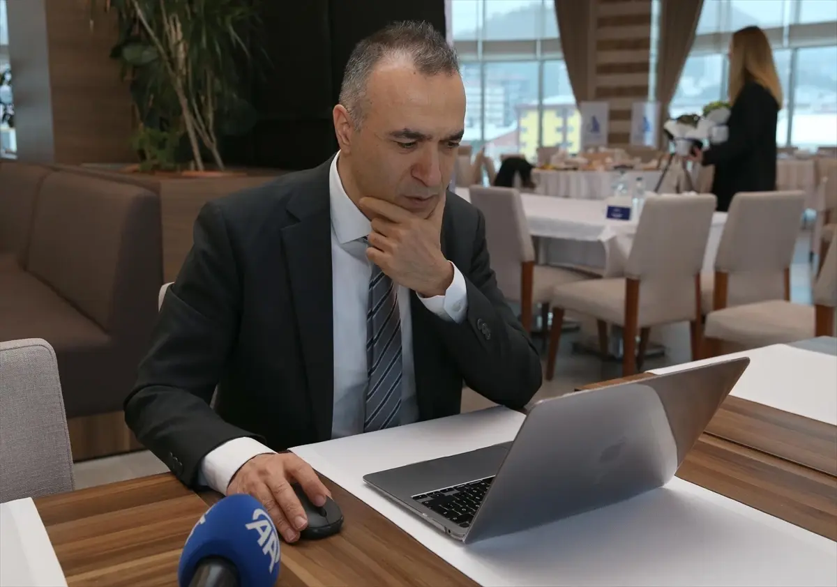 2025 Yılının En İyi Kareleri Seçildi: Çayeli Bakır İşletmeleri Müdürü Güreşçi'nin Katılımı