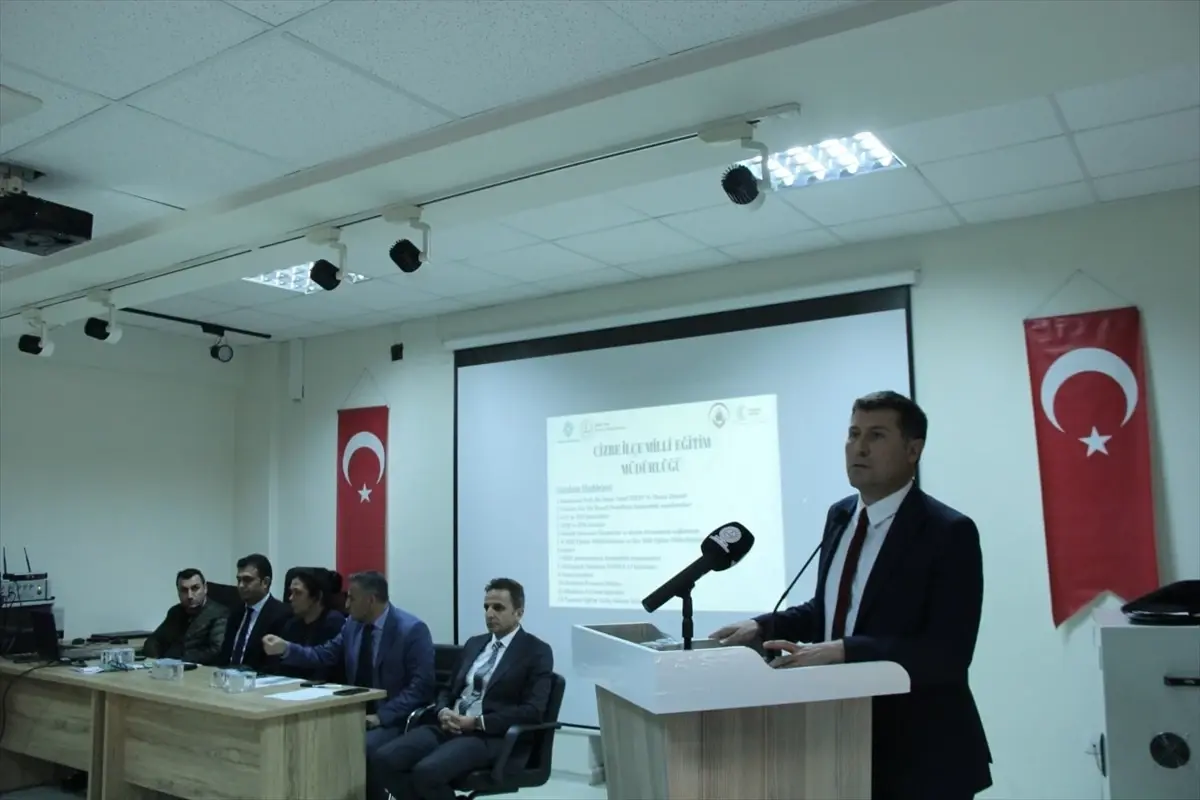 Cizre'de Okul Müdürleriyle Eğitim Kalitesini Artırma Toplantısı