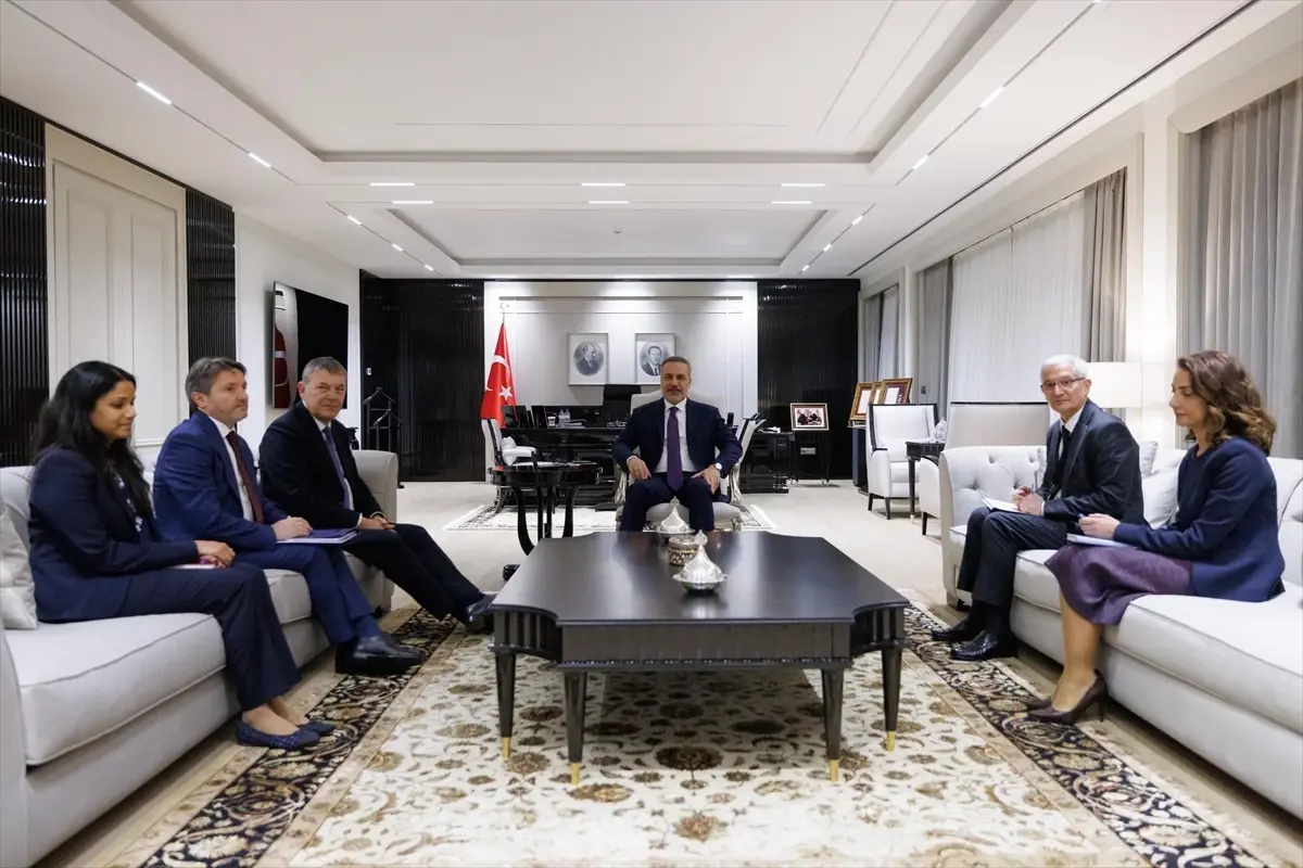 Dışişleri Bakanı Hakan Fidan, UNRWA Genel Komiseri Philippe Lazzarini ile Ankara’da Görüştü