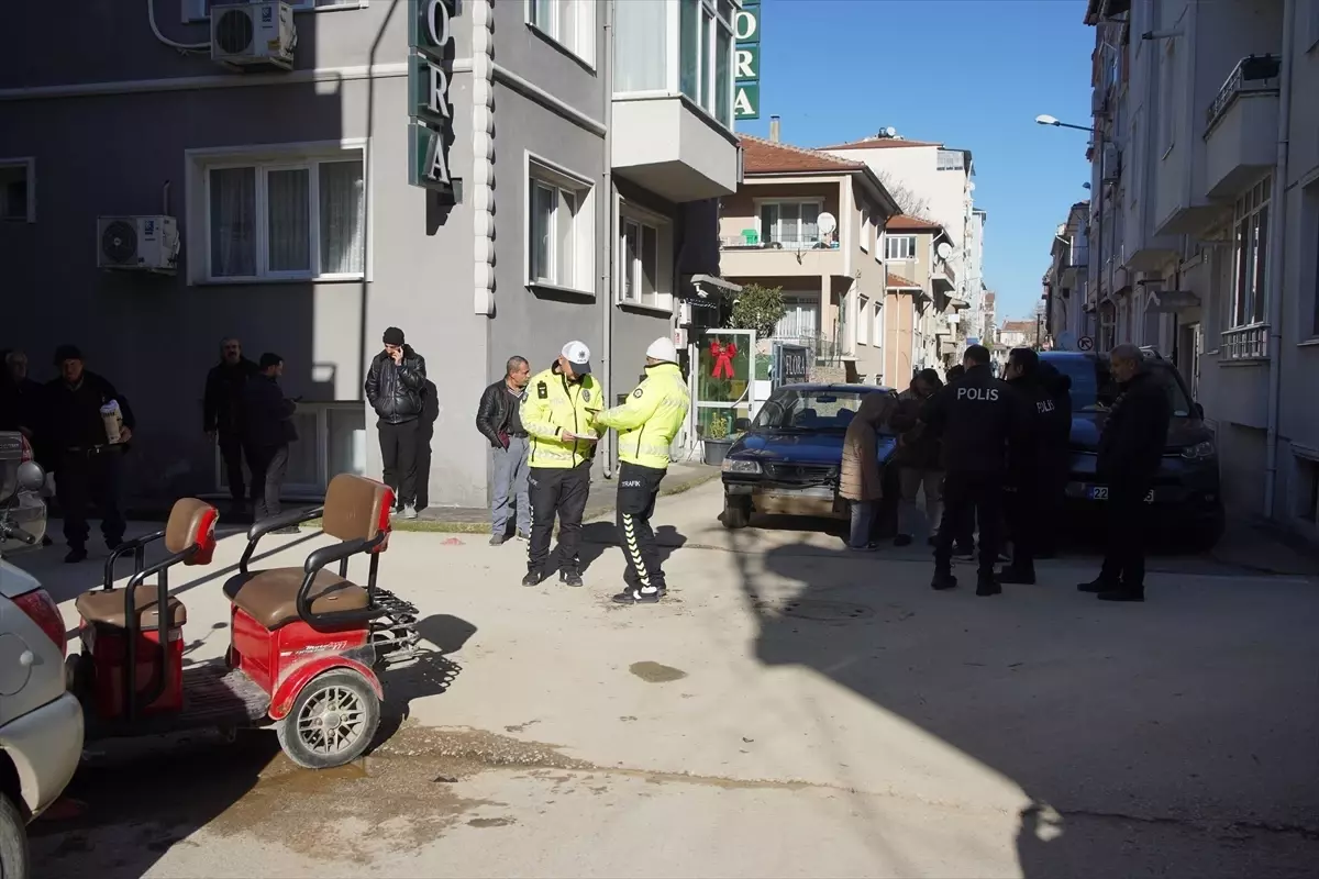 Edirne'de Elektrikli Motosiklet Kazası: 3 Yaralı