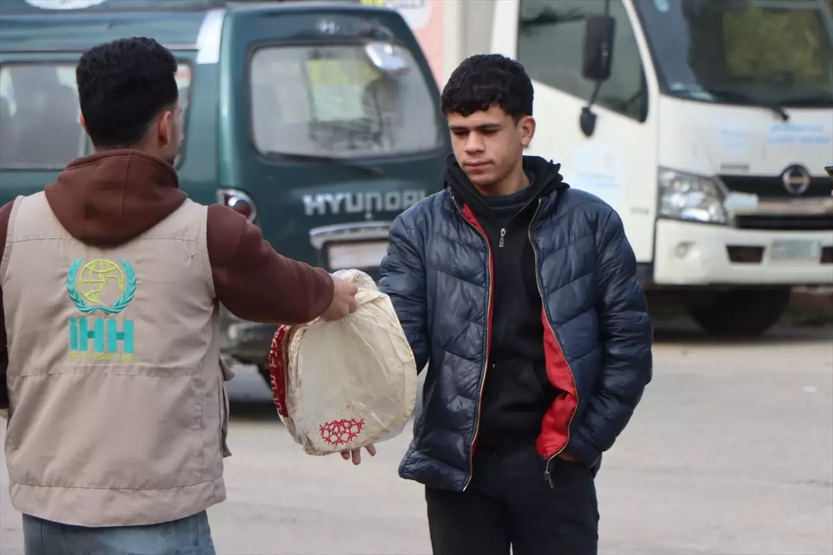 İHH, Halep’te Sığınan 6 Bin Aileye Acil Yardım Dağıttı