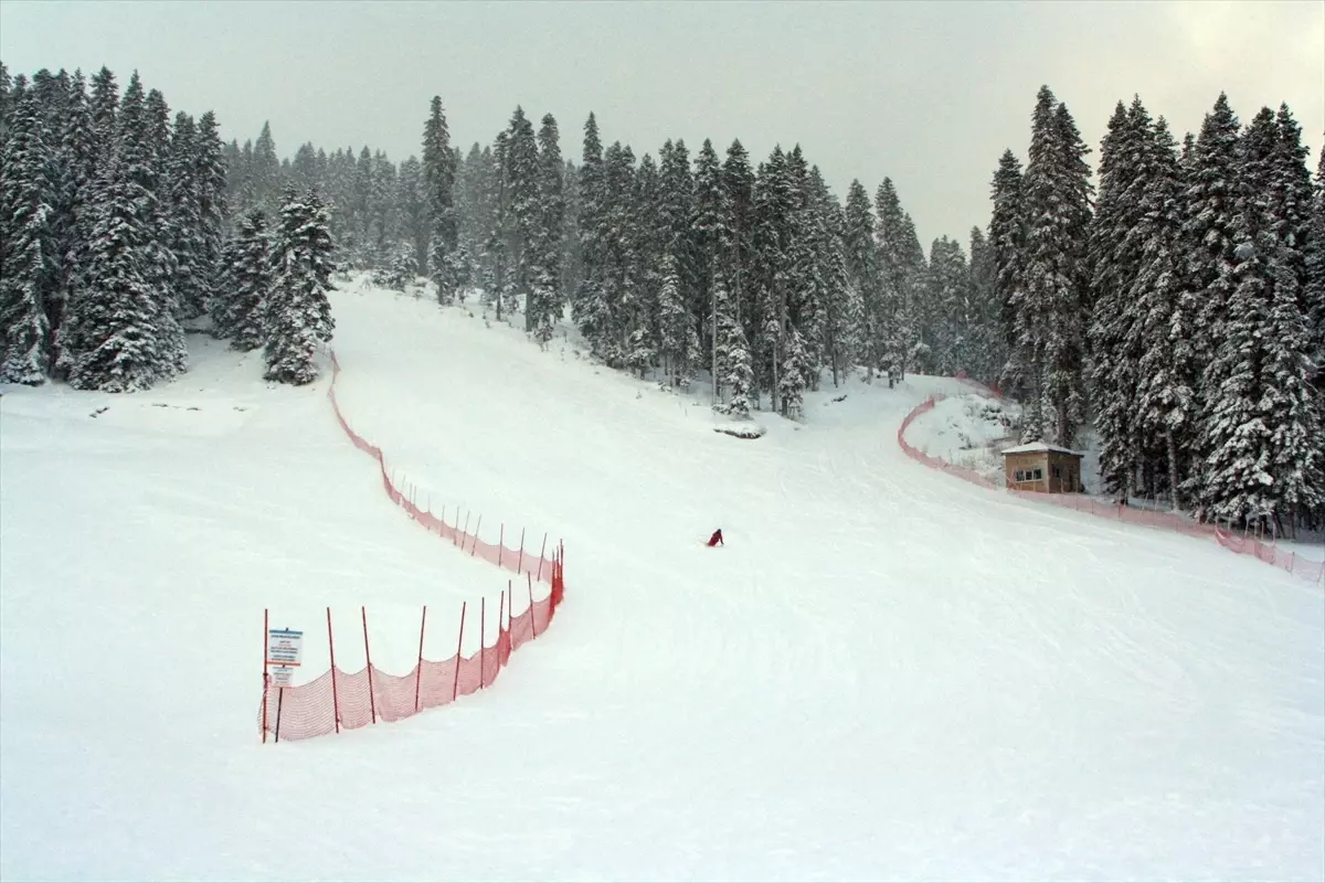 Ilgaz Dağı'nda Kar Kalınlığı 50 cm'ye Ulaştı, Sis Etkisi Devam Ediyor