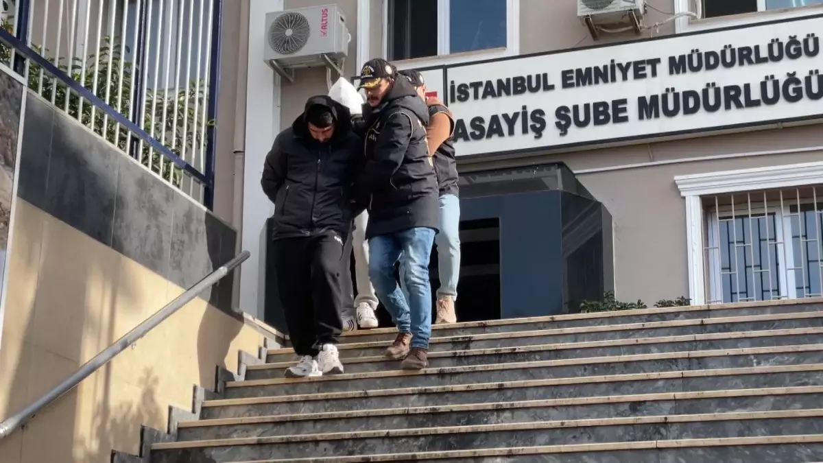 Kadıköy'de Motosiklet Hırsızlığı Operasyonu: 2 Şüpheli Gözaltına Alındı