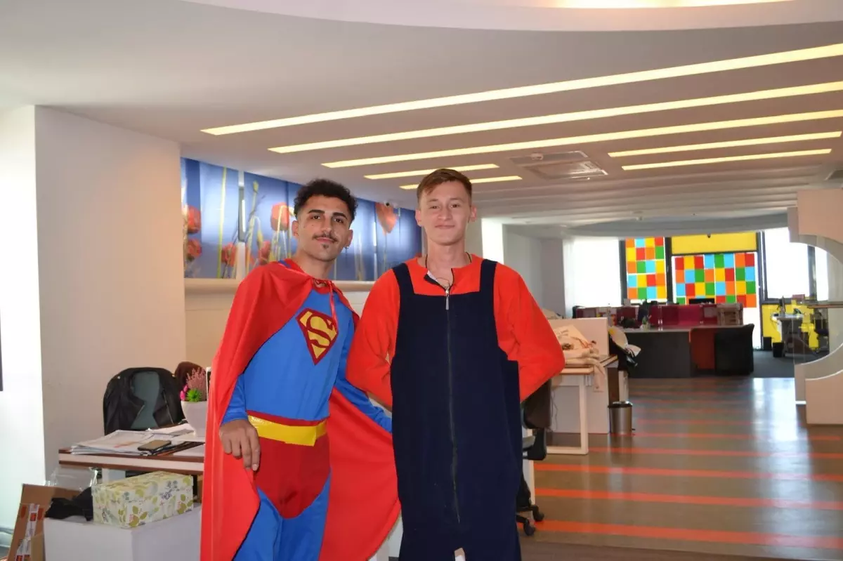 Leukemi Hastası Hasan’a Destek: Arkadaşlar Saçlarını Kesti