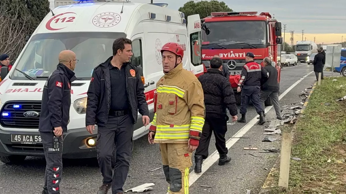 Turgutlu'da TIR ve otomobil çarpışması: Sürücü Halil İnan hayatını kaybetti