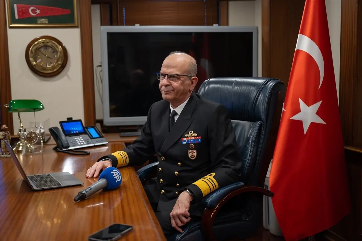 Koramiral Ahmet Kendir, AA'nın Yılın Fotoğraflarını Değerlendirerek Oylama Sürecini Başlattı