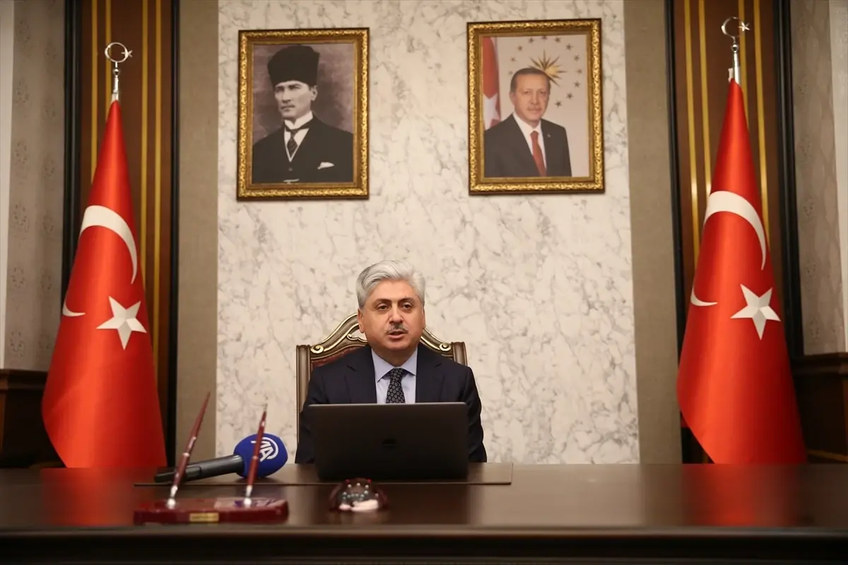 Sakarya Valisi Rahmi Doğan, Yılın Kareleri Oylamasında Seçkin Fotoğrafları Değerlendirdi