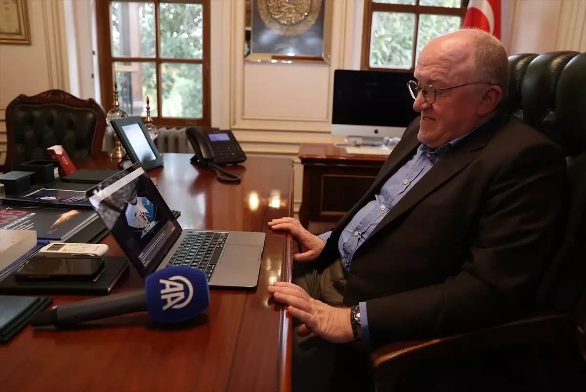 Samsun Üniversitesi Rektörü Prof. Dr. Mahmut Aydın, 'Yılın Kareleri' Oylamasında Seçkin Fotoğrafları Belirledi