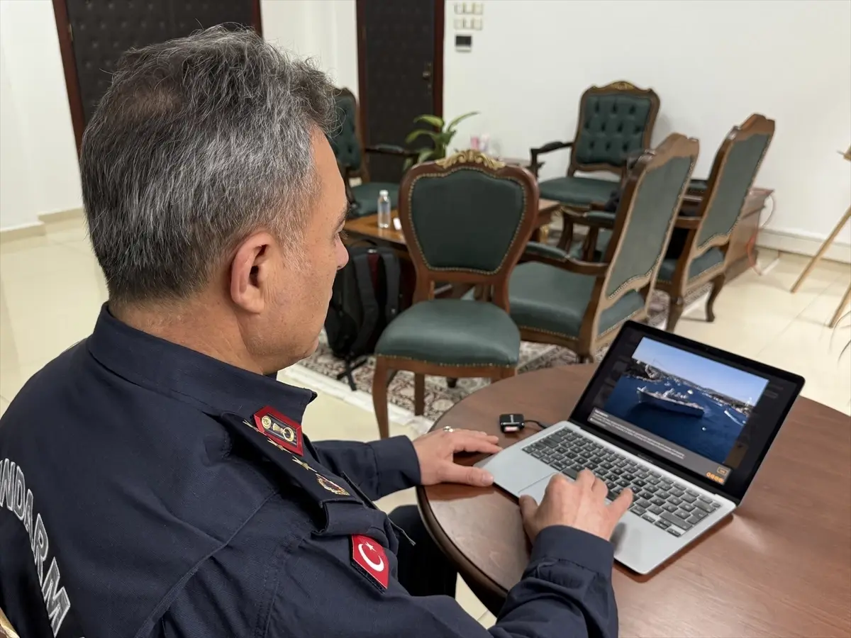 Yozgat Jandarma Komutanı Albay Yalınkılıç, Yılın Kareleri Oylamasında 6 Fotoğraf Kategorisini Değerlendirdi