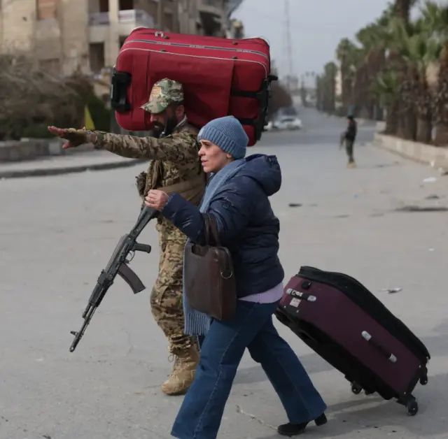 Tahliye edilen kişilerin toplandığı alan