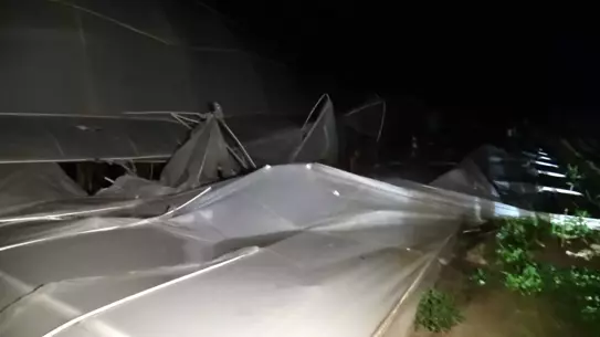 Manavgat'ta hortum sonrası yıkılan çatıların fotoğrafı