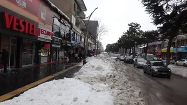 Kar kütlesi sonrası temizlenen yollar