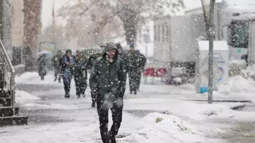 Bingöl'de kar yağışı sonrası temizlik çalışmaları
