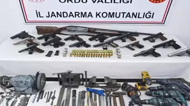 Ele geçirilen 15 ruhsatsız tabanca