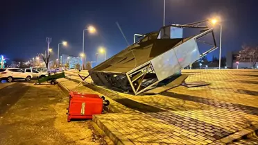 Şiddetli rüzgarın Karaman’da oluşturduğu yıkım