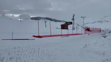 Kayak merkezi pistlerinde 50 cm kar