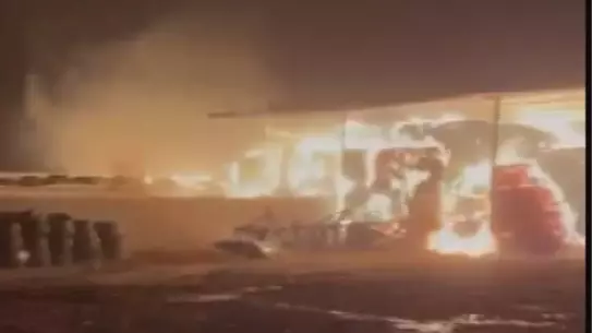 Yangın sonrası çiftlik alanının hasar görmüş kısmı