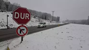 Kar temizleme ekipleri Zonguldak'ta çalışıyor