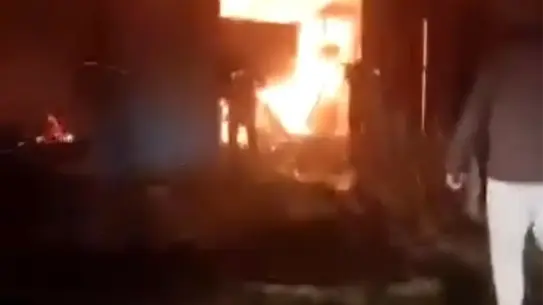 Yanmış traktör ve tarım aletleri