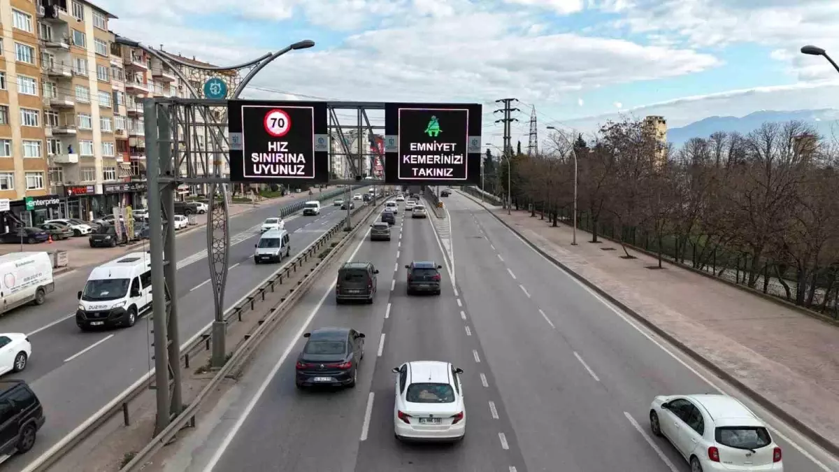 Kocaeli'de Akıllı Trafik Sistemiyle Aylık 1,7 Ton Yakıt ve 3,2 Ton Karbon Tasarrufu