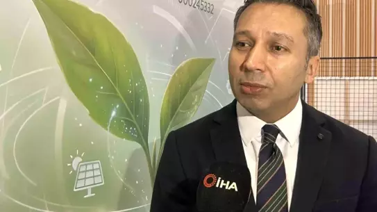 Genç akran eğitimcileri çevre konularını tartışıyor