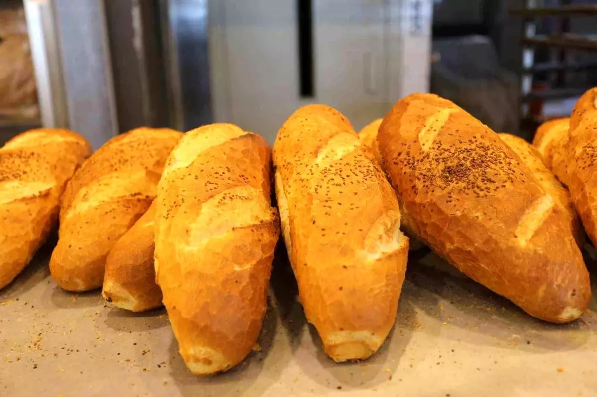 Kepez'de Yeni Yıla Hazırlık: Fırınlara Yoğun Hijyen ve Gramaj Denetimi