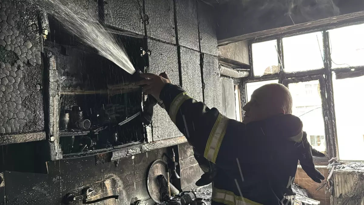 Karabük'te 5 Çocuk Dahil 8 Kişi Apartman Yangınından Kurtarıldı