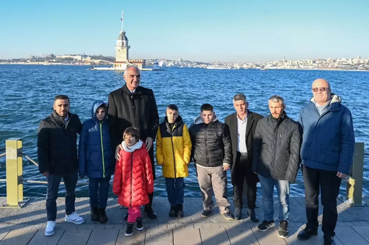 Bakan Ersoy, Çocukların Kardan Kız Kulesi Modelini İstanbul’da Görmek Üzere Davet Etti