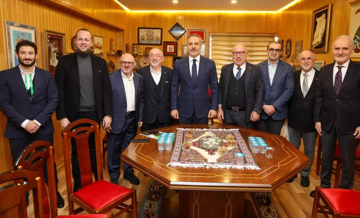 Dışişleri Bakanı Hakan Fidan, Karadeniz Vakfı’nın 19. Olağan Kongresinde İstanbul’da