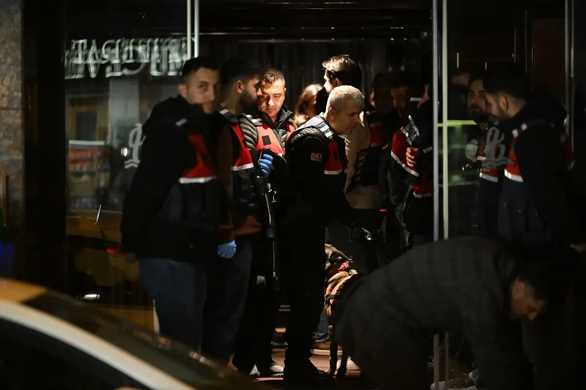 Beşiktaş Bebek Sahilindeki Otelde Tekrarlanan Uyuşturucu Araması