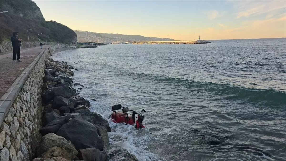 Mudanya’da Üç Tekerlekli Motosiklet Denize Düşerek 2 Kişi Yaralandı