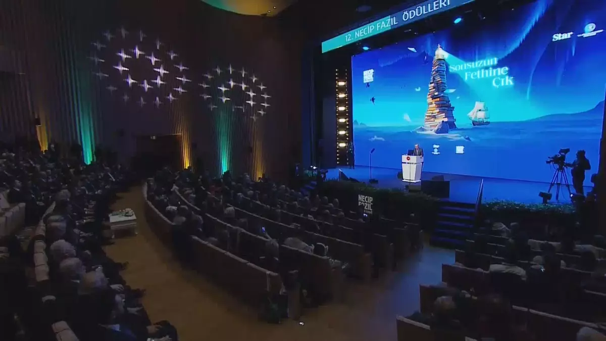 Cumhurbaşkanı Erdoğan, 12. Necip Fazıl Ödülleri’nde “Sonsuzun Fethine Çık” Temasını Vurguladı