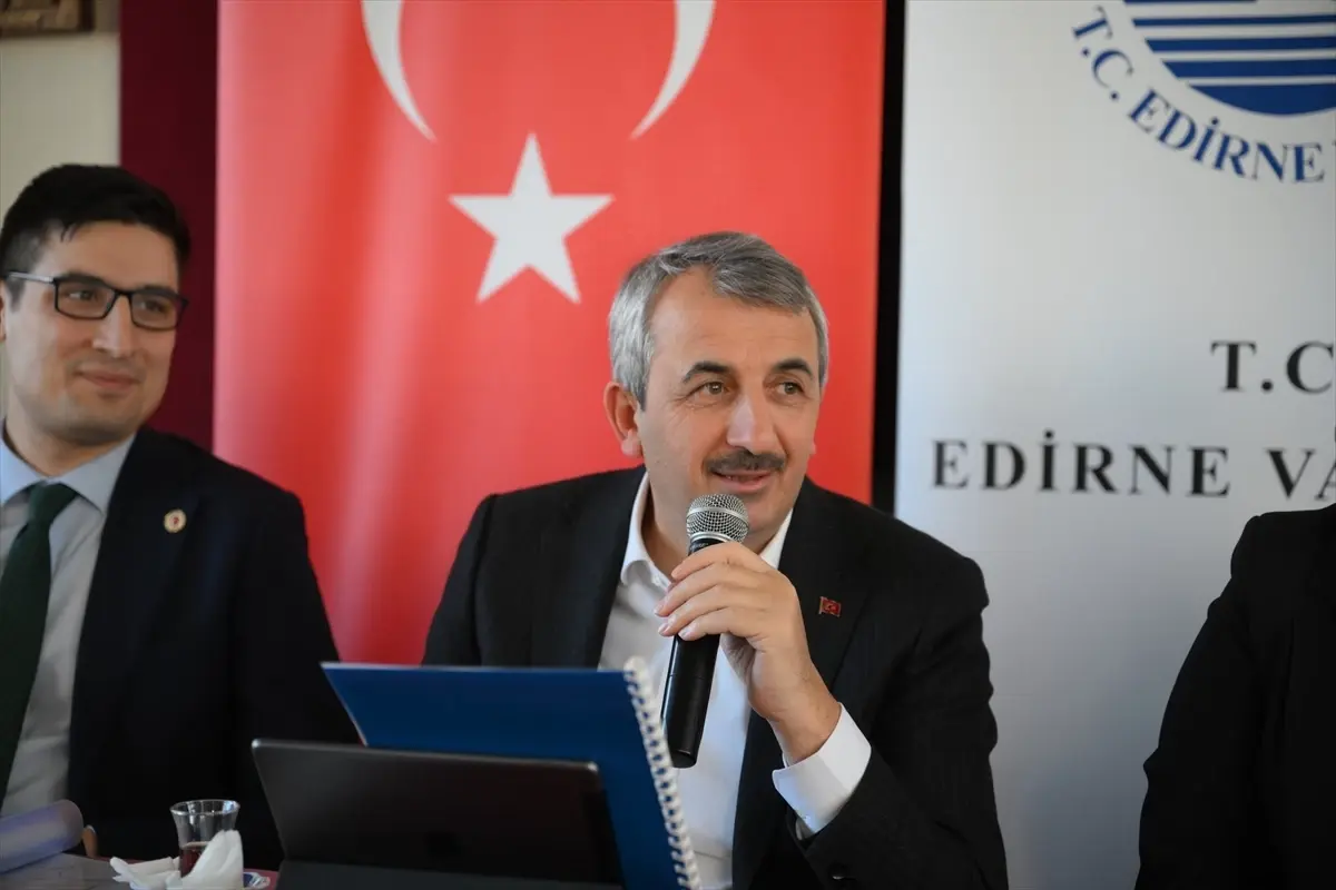 Edirne Valisi Yunus Sezer, Süloğlu Köy Muhtarlarıyla Bir Araya Geldi