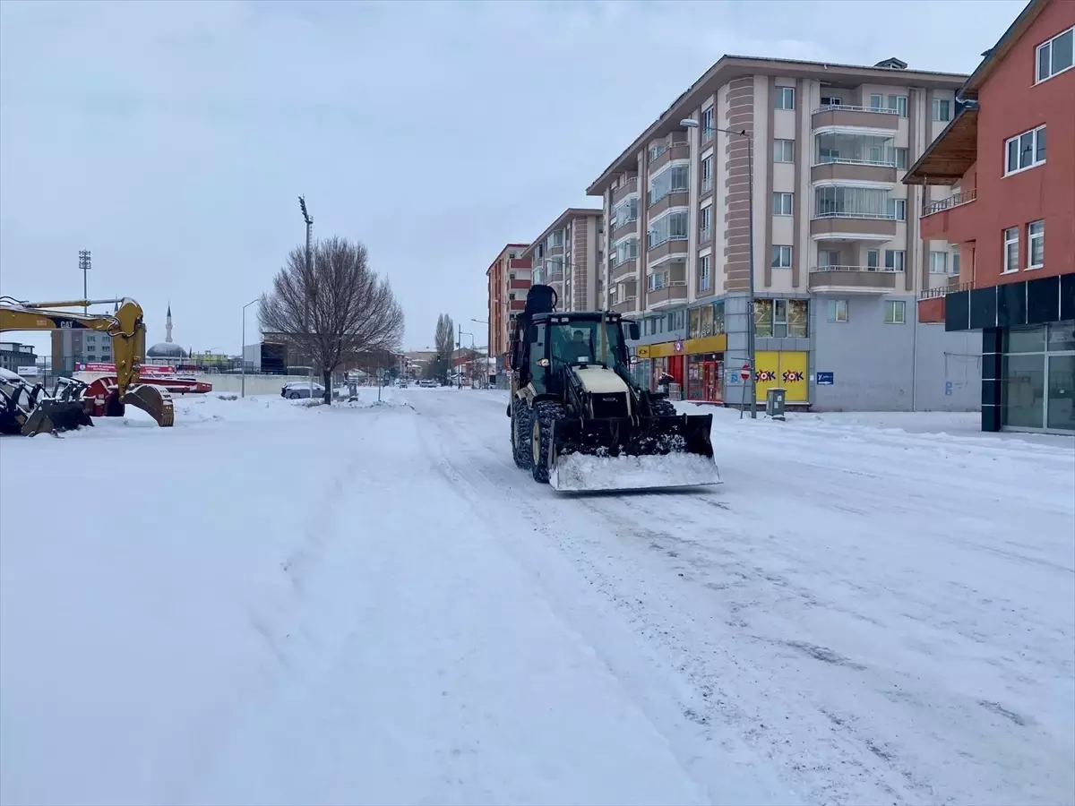 Doğu Anadolu’da Şiddetli Kar ve Düşen Sıcaklıklar Hayatı Etkiliyor