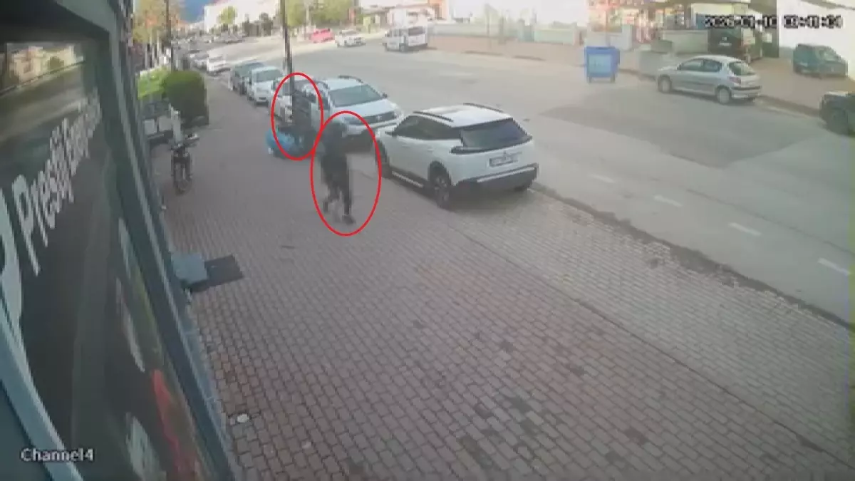 İnegöl’de Fırtına Nedeniyle Düşen Tabela Bir Yürüyeni Hayatta Kaldırdı