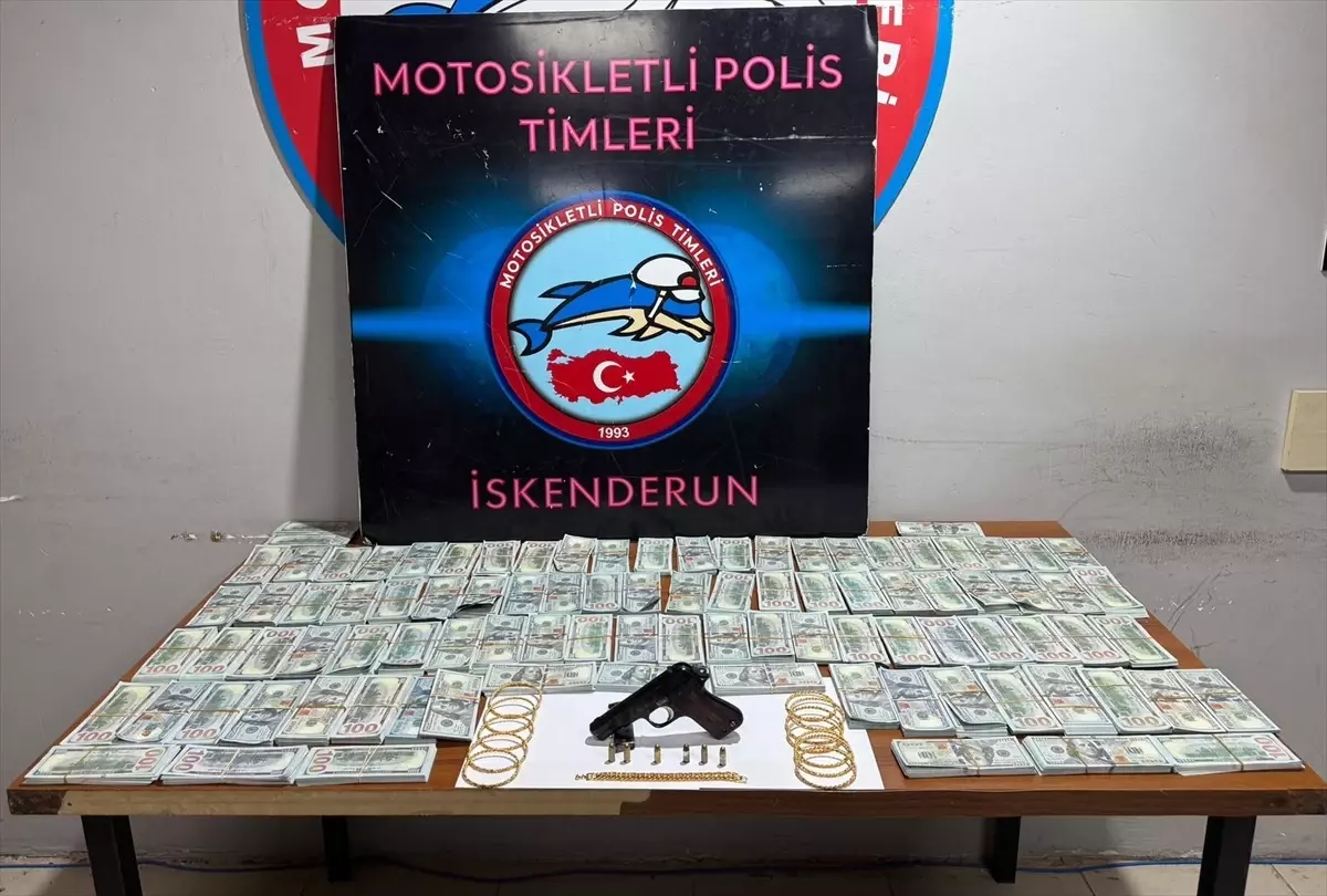 Hatay’da Durdurulan Araçta 1 Milyon Dolar Sahte Döviz ve Altın Ele Geçirildi