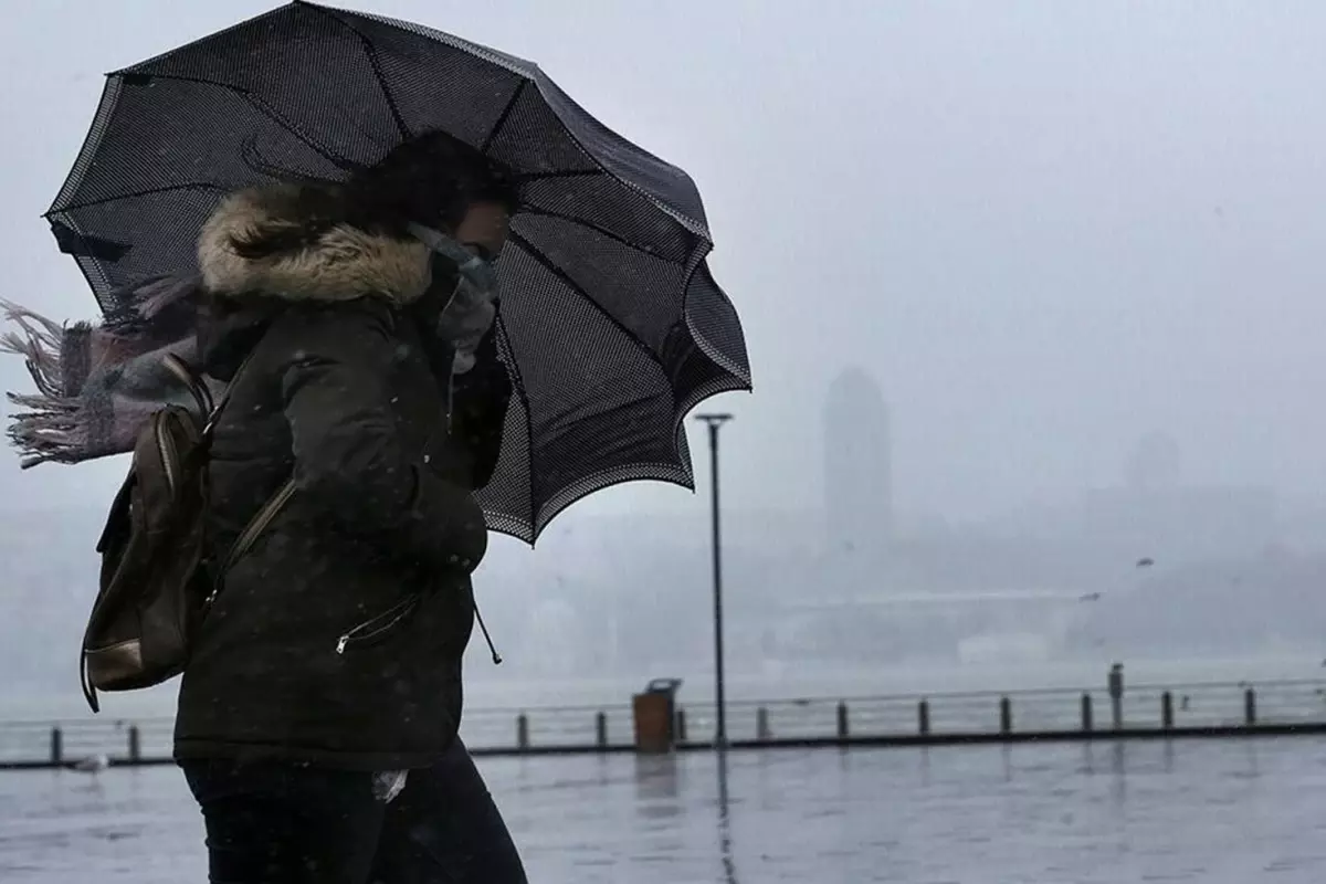İstanbul’da Akşam Saatlerinde Şiddetli Sağanak ve Fırtına Uyarısı